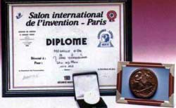 1989: 101 Serie gewann Goldpokal bei der 80. Messe "Salon International de l'Invention" (Internationale Erfinder-Messe) in Paris.